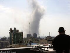 Trump declarou que o Irão já não é um “bandido”, mas sim o “perdedor do Médio Oriente” e apresentou hoje o seu plano para o atacar duramente.