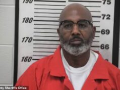 Avanço leva à prisão de cliente em esfaqueamento fatal de mãe de quatro filhos que transformou loja de celulares em banho de sangue