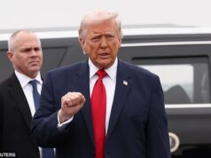 Trump disse a Starmer que os EUA não precisam que a Grã-Bretanha envie porta-aviões ao Oriente Médio