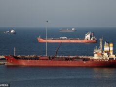 A guerra do Irão empurra os preços do petróleo para máximos recordes, à medida que o petróleo sobe mais de 20% acima dos 100 dólares