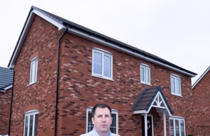 O que você precisa saber antes de comprar uma casa nova: Achei que tinha feito um bom negócio – mas agora descobri essa armadilha oculta da hipoteca. Estou chocado que os desenvolvedores possam fazer isso. não me entenda mal