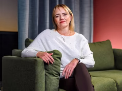 O choque de Sandy Peggy depois que o NHS tentou transformar a sexualidade de sua filha em uma arma