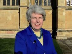 O ex-assessor de justiça de Andrew diz que falará com a polícia sobre o tempo de serviço ao ex-príncipe – enquanto os EUA divulgam nova foto ‘com uma jovem no colo’