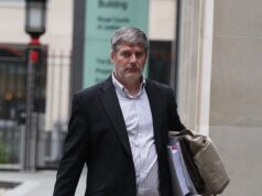 O fraudador enganou vítimas idosas em £ 11 milhões ao organizar um seminário sobre economia em hotéis