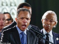 Jesse Jackson Jr. critica Obama e Biden por usarem o memorial do pai para atacar Trump