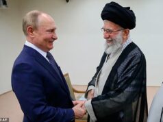 Putin declara “apoio inabalável” ao novo líder supremo do Irã e insiste que continuará sendo o “parceiro confiável” de Teerã em meio aos bombardeios dos EUA