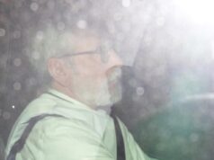 Gerry Adams é ‘diretamente responsável’ pelos atentados do IRA na Inglaterra e pelo envio de forças paramilitares para explodir Old Bailey, ouve o tribunal, enquanto as vítimas processam por £ 1 em um caso histórico