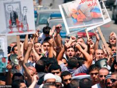 O homem de 58 anos foi acusado pelo Met de crimes contra a humanidade depois de ter “matado e torturado manifestantes sírios em 2011”.