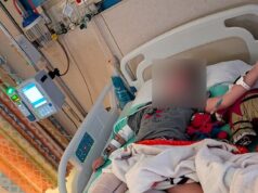 Menino de 5 anos hospitalizado após espancamento brutal em reunião de escoteiros quando o líder deixou espaço para vaporizar, diz o processo