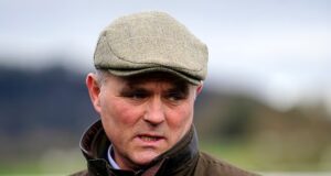 Treinador de cavalos do Grand National que atacou cachorro com taco de hóquei após confundi-lo com um cão de caça considerado culpado de lesões corporais graves