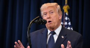 O ‘aumento dos preços, a economia lenta e a ameaça de novos impostos’ da Grã-Bretanha, mesmo que Trump termine a guerra com o Irão em breve… os mercados encenam uma ‘rali de alívio’