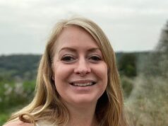 O momento em que a executiva ‘assassinada’ da Microsoft, Jennifer Symonds, foi vista entrando em um restaurante – horas antes de seu corpo ser levado à água por um clube privado de luxo no Tâmisa