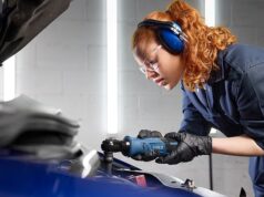 Esqueça a universidade, agora os jovens acreditam que aprender um ofício os ajudará a ganhar £ 100.000 e a comprar uma casa.