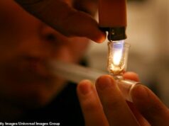 O SNP planeja reprimir o abuso de álcool… porque coloca cachimbos de crack nas mãos de viciados em drogas