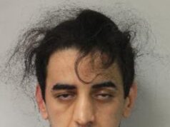 Momento em que o imigrante ilegal argelino arranca £ 37.000 Patek Philippe vê seu pulso enquanto um rico turista chinês deixa o restaurante Mayfair