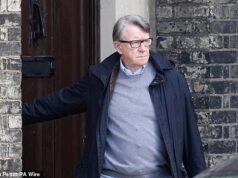 ‘É hora de esclarecer o que você está escondendo, o público precisa saber’, afirmam os principais conservadores quando o arquivo de Mandelson é divulgado