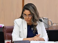 Jacinta Nampizinpa Price lançou uma guerra de palavras com os colegas senadores Mehreen Faruqi, Lydia Thorpe e Fatima Payman por ‘bancarem a vítima’ depois de terem alegado que o Parlamento era ‘muito racista’ numa declaração conjunta.