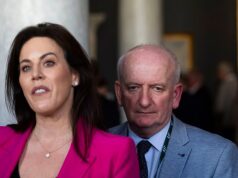 Se você chamar uma ambulância, o paramédico que o trata pode ser um criminoso sexual condenado: Watchdog expõe ao ministro da saúde os níveis de criminalidade entre a tripulação e preenche outro arrepiante…