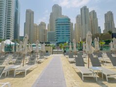 Dubai deserta: espreguiçadeiras, praias e piscinas ficam vazias enquanto o êxodo dos Emirados continua e expatriados prometem partir e retornar após a guerra no Irã