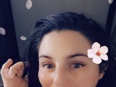 Ela se retrata como a esposa perfeita e mãe temente a Deus em seu canal no YouTube… Agora ela foi acusada do mais hediondo dos crimes