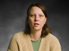 A provação da massagem sexual da vítima de Epstein, de 14 anos: mulher descreve como o pedófilo se transformou em uma ‘cara de palhaço maluca’ antes de dar um soco nela depois de ser enganada para ir para sua casa