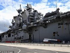 Trump envia 5.000 fuzileiros navais para Hormuz Tinderbox enquanto aumenta o medo de botas no solo após a guerra no Irã matar 13 soldados dos EUA