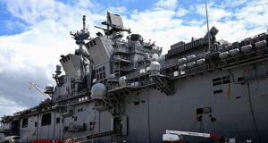 Trump envia 5.000 fuzileiros navais para Hormuz Tinderbox enquanto aumenta o medo de botas no solo após a guerra no Irã matar 13 soldados dos EUA