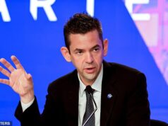 O chefe da NASA de Trump, Jared Isaacson, apoia planos para tornar Plutão um planeta novamente