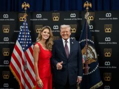 O círculo religioso interno de Trump entra em erupção quando a demissão da rainha da beleza desencadeia rebelião… E ‘conselheiro espiritual’ enfrenta reivindicações chocantes de Israel