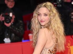 500 segunda milha! Amanda gosta de interpretar a dupla escocesa The Proclaimers para manter sua equipe de filmagem animada