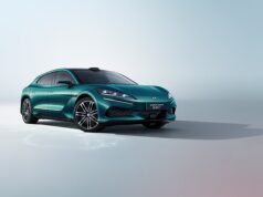 As montadoras britânicas enfrentam um alerta depois que o novo carro elétrico chinês pode ser totalmente carregado em cinco minutos – deixando o Reino Unido preso em um ritmo lento