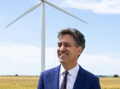 Os parques eólicos de Ed Miliband podem paralisar o sistema antimísseis ‘Iron Dome’ do Reino Unido e deixar a Grã-Bretanha um ‘alvo fácil’, alertam especialistas em defesa