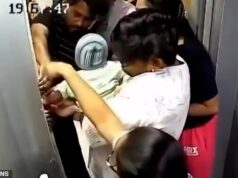 Em um terrível incidente, a mão da criança ficou presa na porta do elevador