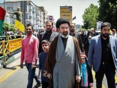 O novo líder supremo do Irão está ferido na Rússia? A mídia do Kuwait afirmou que ele foi levado de avião a Moscou para uma cirurgia na perna