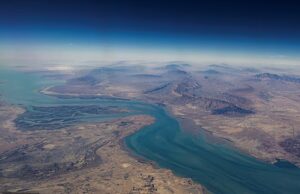 O Estreito de Ormuz pode se tornar uma ‘caixa de morte’ para os marinheiros dos EUA se Trump enviar navios de guerra mortais para combater drones iranianos em uma hidrovia problemática