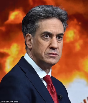 107156533-15651391-Energy_Secretary_Ed_Miliband_is_under_mounting_pressure_to_issue-a-4_177369225931.avif