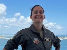 Mulheres aclamadas como heroínas depois que acidente de avião da Força Aérea dos EUA em Washington matou seis