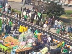 Mulher de Kentucky morta em acidente no desfile do Dia de São Patrício após ficar com a perna presa sob o carro alegórico na frente de espectadores horrorizados