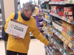 REVELADO: Ativistas de retomada do poder da extrema esquerda que organizaram uma onda massiva de furtos em lojas incluem o ex-oficial de liberdade condicional que se colou ao M4 no protesto isolado da Grã-Bretanha