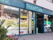 A ex-estrela do Dragons’ Den, Theo Paphitis, deixa o cargo de chefe de Robert Dias para reverter a cadeia em dificuldades