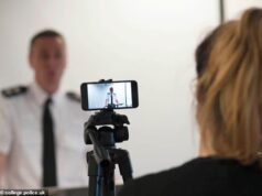 Chefes de polícia prometeram uma era de abertura ao público para combater a desinformação