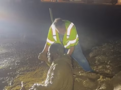 Homem do Mississippi fica preso em ‘areia movediça’ até a cintura enquanto participava de um evento de quadriciclo em um campo lamacento