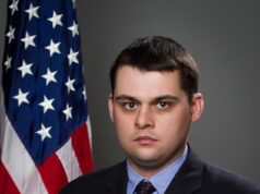 Indignação após assessor de Pete Hegseth demitido por ‘vazamento’ leva a novo trabalho secreto de inteligência