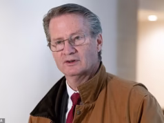 O mistério de cinco cientistas desaparecidos causa arrepios em toda a América. Três morreram. E uma ligação perturbadora está agora sob investigação em DC