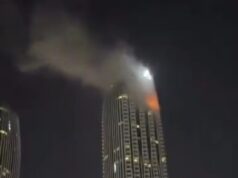 O turista e seu pai foram presos em Dubai por postarem um vídeo da briga antes de ordenar que desligassem as redes sociais