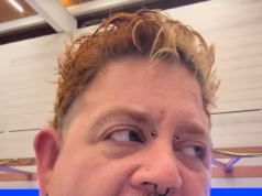 Cabeleireiro que pesa 300 libras