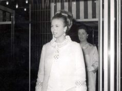 Rainha da Reciclagem Real! Princesa Anne usa casaco até o chão no banquete real… 57 anos depois de usá-lo pela primeira vez