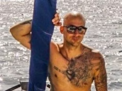 Após 9 anos foragido, chefe da máfia e veterinário inocente é preso por assassinato.