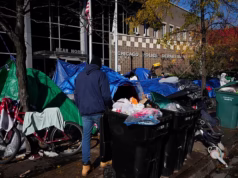 Enclave democrático desmonta cidade de tendas no último movimento ‘hack-a-mole’ à medida que a crise dos sem-abrigo se desenrola