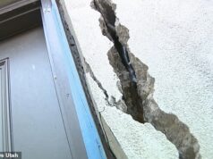 Vinte e uma casas recém-construídas em um bairro pitoresco de Utah começam a rachar e afundar, deixando famílias jovens perturbadas.